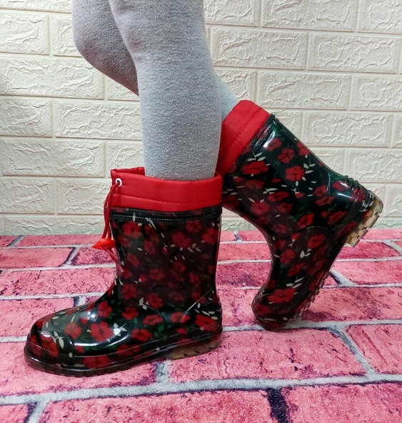 Çağrı Kırmızı Çiçekli Siyah İçi Yünlü Kız Çocuk Konçlu Yağmur Çizmesi ürün görseli 1