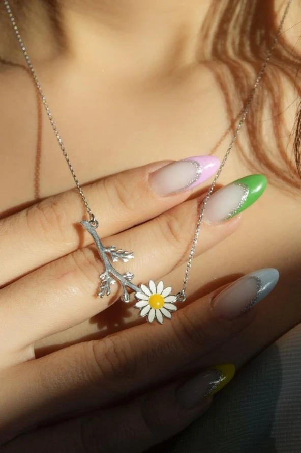 Beyaz Renk Papatya Model Gümüş Kolye - Resim 12