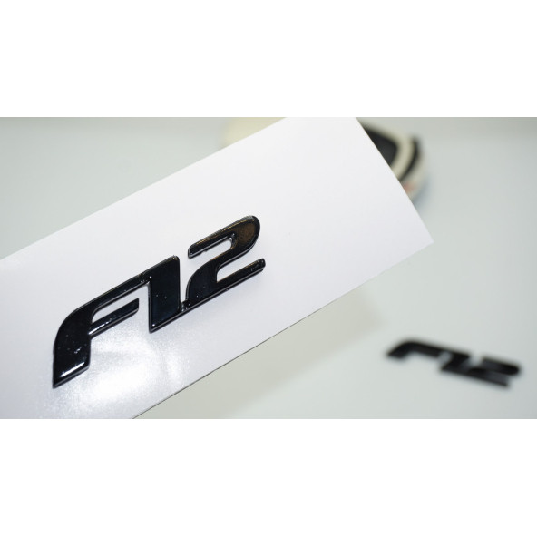 DK Tuning Ferrari Berlinetta F12 Çamurluk Siyah Yazı Logo Amblem Seti ürün görseli 1