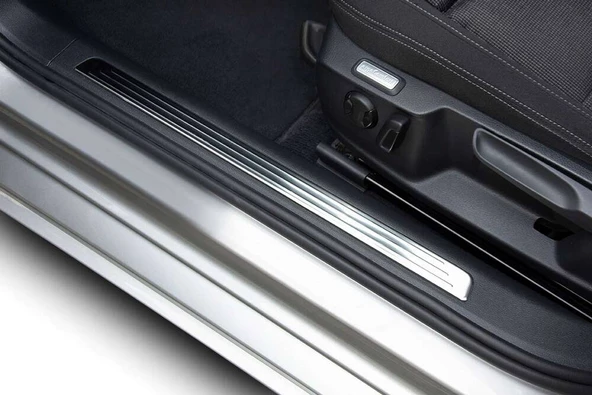OMSA VW Passat B8 Krom İç Kapı Eşiği 4 Parça 2015 ve Sonrası ürün görseli 1