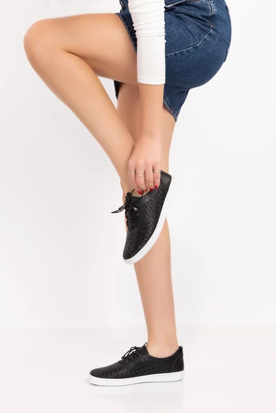 Kadın Hakiki Deri Ortopedik Siyah Sneaker Ayakkabı ürün görseli 1