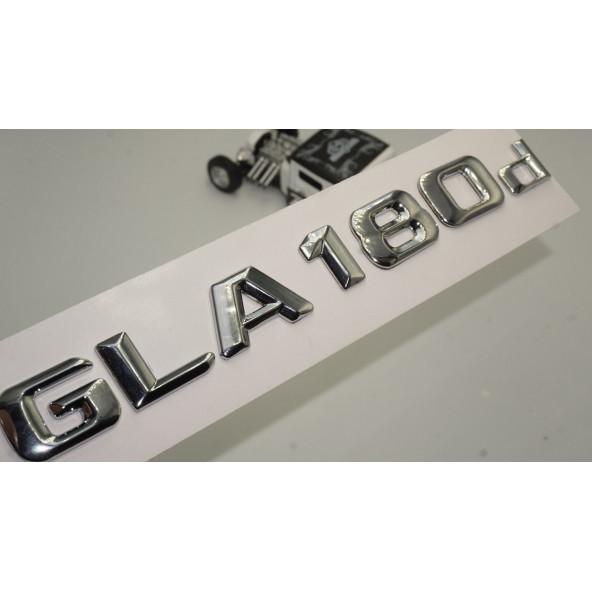 Benz GLA 180d Bagaj Krom Metal 3M 3D Yazı Logo ürün görseli 1