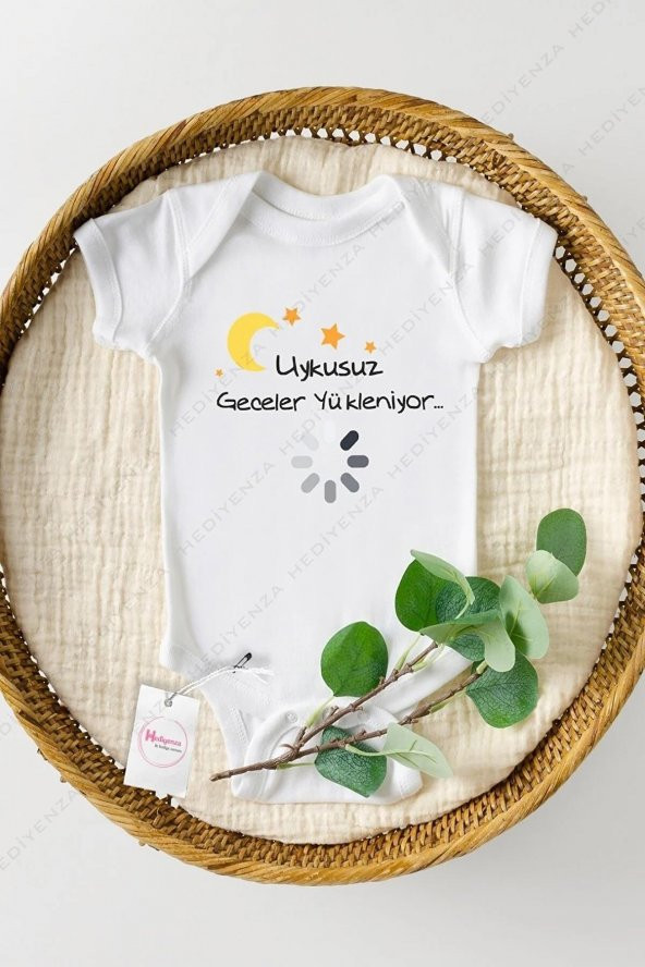 Uykusuz Geceler Yükleniyor Hediyenza Özel Tasarım Bebek Zıbın Pamuklu Çıtçıtlı Body Bebek Hediye ürün görseli 1
