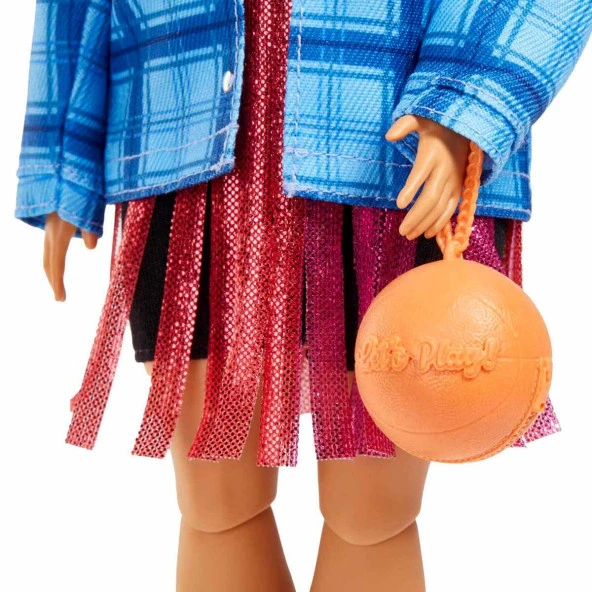 Barbie Extra - Ekose Ceketli Bebek HDJ46 - Resim 3
