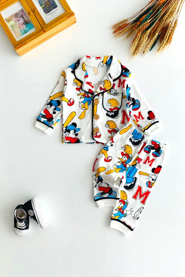 Neşeli Bebekler Beyzbol Oynayan Mickey Ve Arkadaşları Baskılı Önden Düğmeli Cepli Pijama Takımı ürün görseli 1