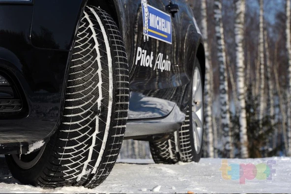 Michelin 245/45R18 100V XL ZP RFT * MOE  PA4 ürün görseli 1