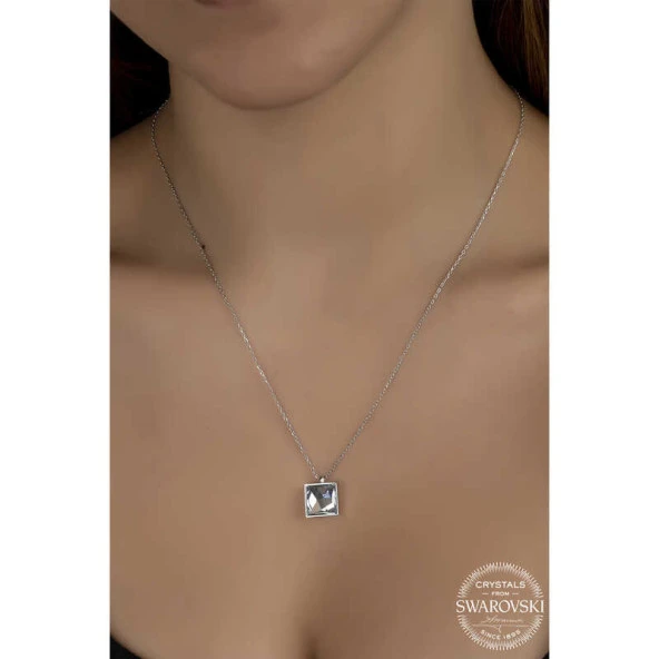 Swarovski Crystal Taşlı Kare Gümüş Kadın Kolye ürün görseli 1
