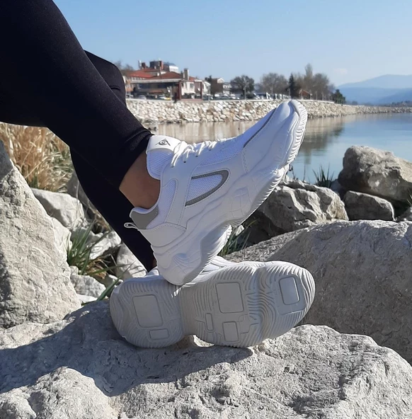 Dunlop 2323 Beyaz Fuspetli Kalın Taban Spor Ayakkabı ürün görseli 1