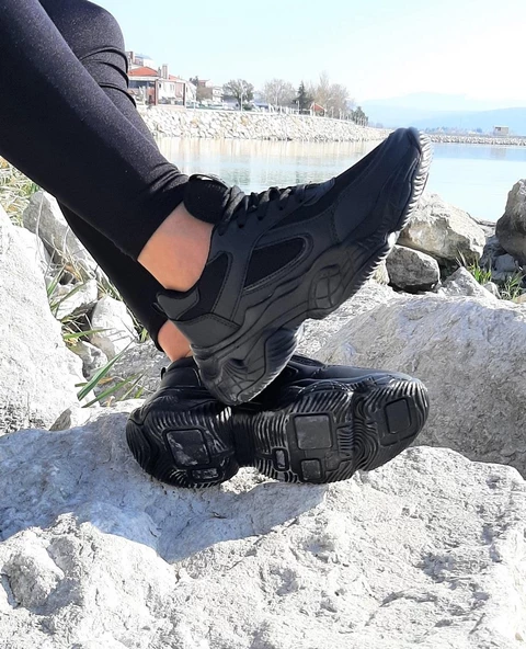 Dunlop 2323 Siyah Renk Fuspetli Kalın Taban Spor Ayakkabı ürün görseli 1