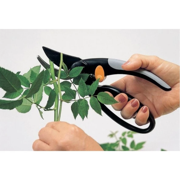 FISKARS P44 PARMAK SAPLI BYPASS BUDAMA MAKASI 1001534 111440 ürün görseli 1