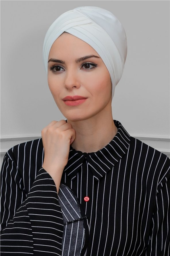 Krem Pratik Hazır Geçmeli Tesettür Bone Sandy Kumaş Üç Çapraz 1803_40 ürün görseli 1