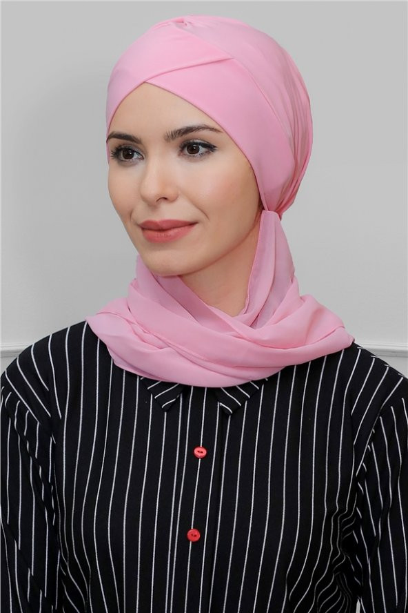 Pembe Pratik Hazır Geçmeli Tesettür Bone Sandy Kumaş Çapraz Büzgülü Şifon Atkılı 1801A_04 ürün görseli 1