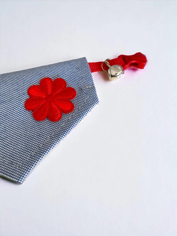 Red Flower Kedi Bandana, Fular, Kedi Kıyafeti Kedi Elbisesi, Kedi Tasması ürün görseli 1