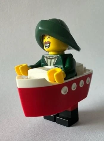 Orjinal Lego Minifigür Ferry Boat Captain ürün görseli 1