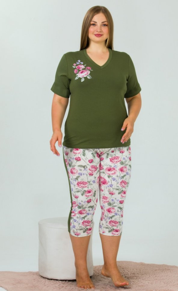 Yeşil V Yaka Kısa Kollu Büyük Beden Kapri Pijama Takımı ürün görseli 1