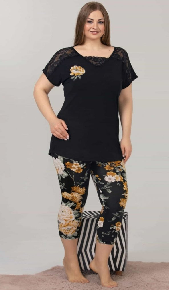 Siyah Çiçek Desenli Büyük Beden Kapri Pijama Takımı ürün görseli 1