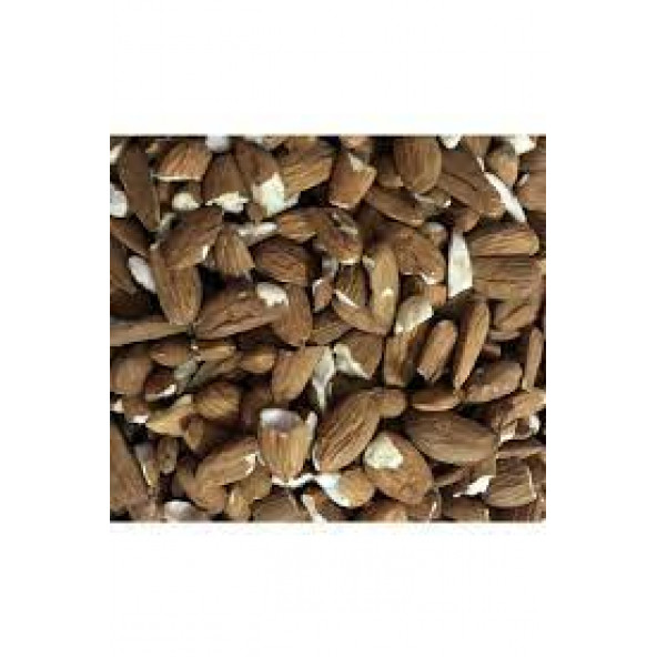 Yerli Kırık Badem İçi 1 KG ürün görseli 1