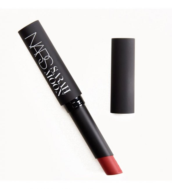 Nars Sarah Moon Matte Lipstick Fearless Red ürün görseli 1