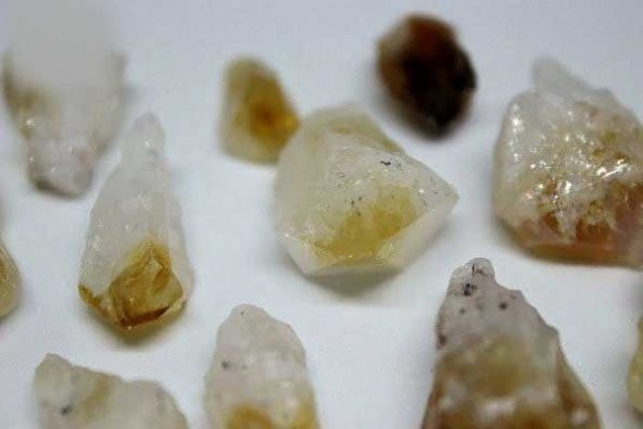 Sitrin Taşı Ham Amorf Parçalar (2-4gram) - Resim 6