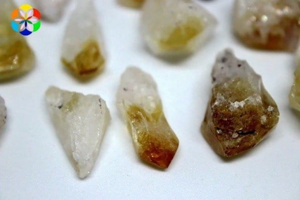 Sitrin Taşı Ham Amorf Parçalar (2-4gram) ürün görseli 1
