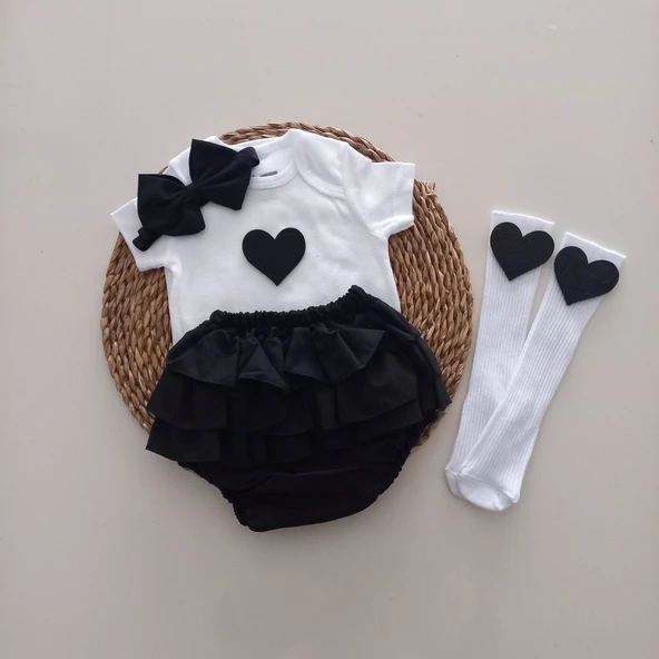 MARS BABY Kız Bebek Siyah Kalp Fırfır Şort Etek Bodyli Çorap Takımı ürün görseli 1