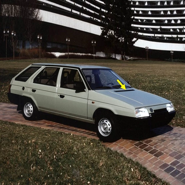 Skoda Forman 1988-1995 Motor Kaput Üstü Plastik Çıta 115762140 ürün görseli 1