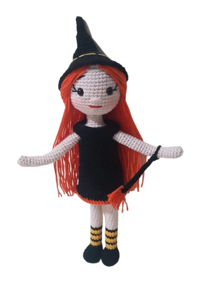 Süpürgeli Tatlı Cadı Bebek Amigurumi Organik Oyuncak ürün görseli 1