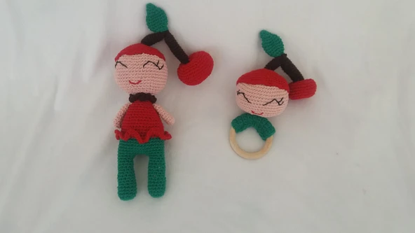 Kiraz Kız Uyku Arkadaşı ve Çıngırak Amigurumi Organik Oyuncak ürün görseli 1