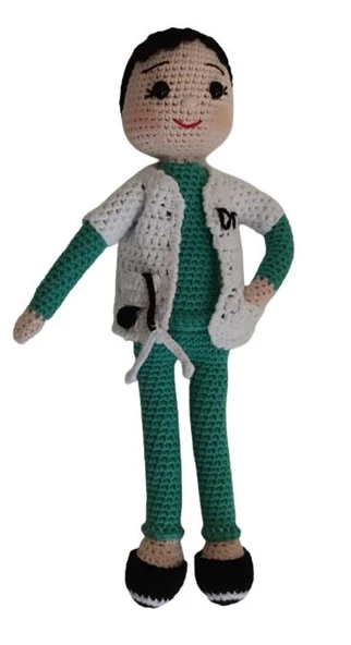 Önlüklü Doktor Bebek Amigurumi Organik Oyuncak ürün görseli 1