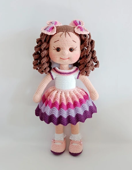 Festival Kıvırcık Saçlı Karnaval Bebek Amigurumi Organik Oyuncak ürün görseli 1