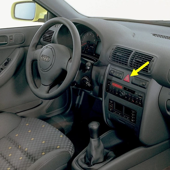 Audi A3 1997-2000 Kırmızı Üçgen Dörtlü Flaşör İkaz Düğmesi 8L0941509H ürün görseli 1