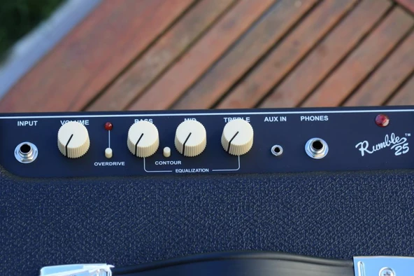 Fender Rumble 25 V3 Bas Gitar Amfisi - Resim 4
