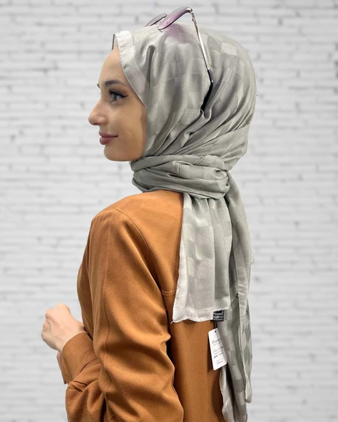 Piramit Dama Desenli Monogram Şal 00876  DUMAN ürün görseli 1