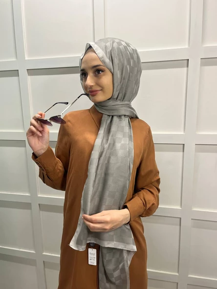 Piramit Dama Desenli Monogram Şal 00876  DUMAN - Resim 3