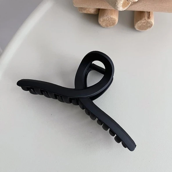 Mandal Toka İthal Ürün Fiyonk Büyük Boy 13 cm Mat Siyah Saç Tokası ürün görseli 1