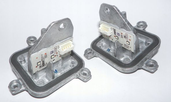 7428792 BMW X1 F48 LED FAR BEYNİ SIFIR ürün görseli 1