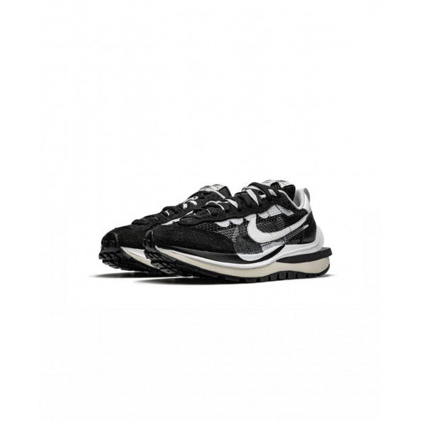 PTTAVM: Nike Sacai Vaporwaffle Black White