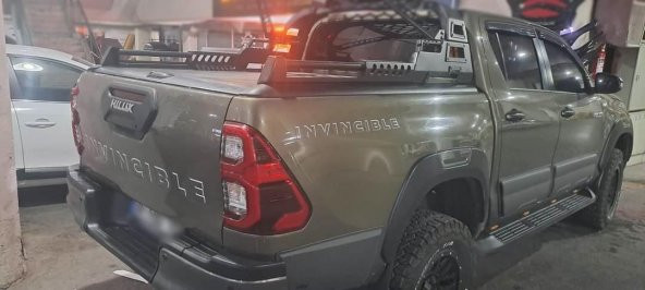 Invincible Etiket Sticker - Resim 2