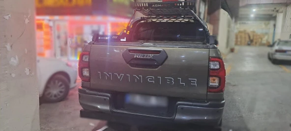 Invincible Etiket Sticker - Resim 4