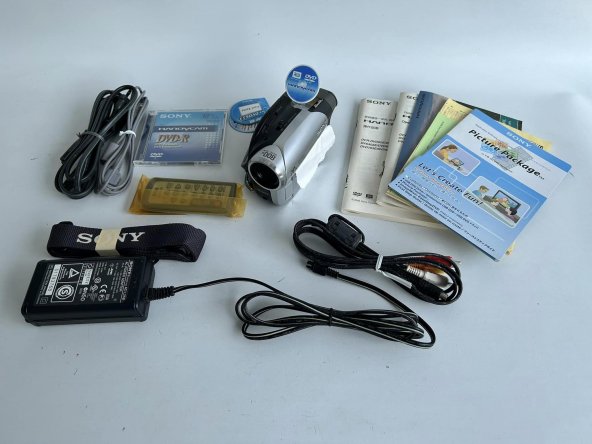 PTTAVM: Sony DCR-DVD653E 800x Zoom Video Kamera (Bataryasız)