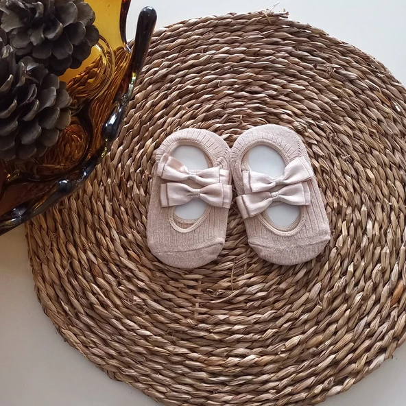 MARS BABY Kız Bebek Bej Fiyonklu Babet Çorap ürün görseli 1