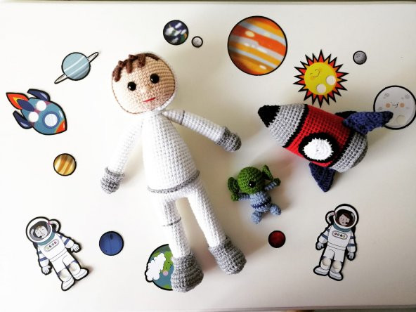 Astronot Furkan ve Uzay Takımı Amigurumi Organik Oyuncak ürün görseli 1