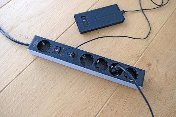 Brennenstuhl Eco Serisi 5 Soketli 1,5 Metre Kablolu 1 Type-C+2 USB Şarj Özellikli Priz ürün görseli 1