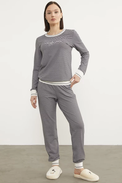 Çizgili Sıfır Yaka Pijama Takım - Siyah ürün görseli 1