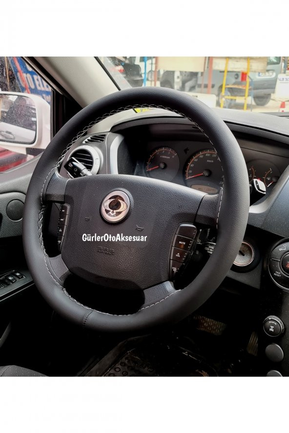 Ssangyong Actyon Dikmeli Direksiyon Kılıfı Soft Siyah Deri Gri Ipli A+plus ( 38×10cm ) ürün görseli 1