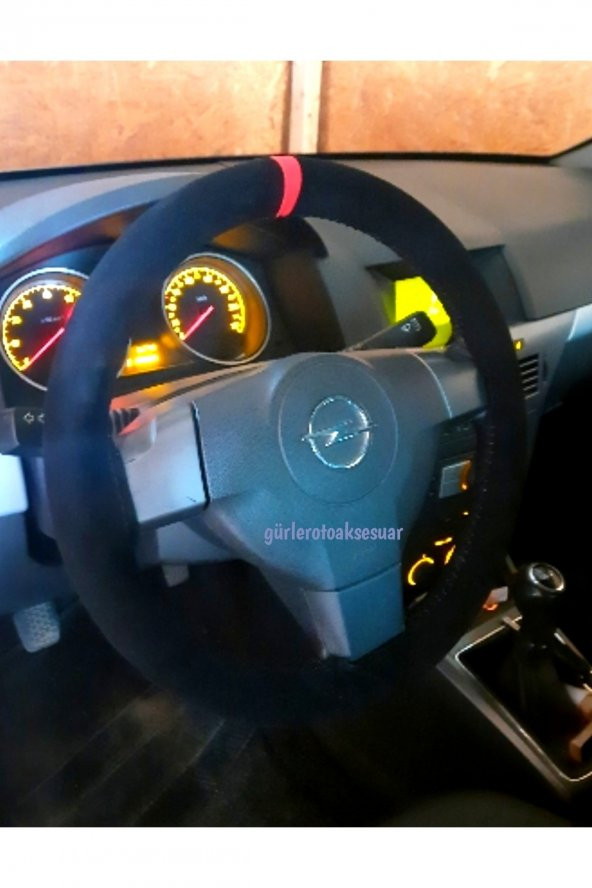 Opel Corsa Dikmeli Direksiyon Kılıfı Kırmızı Yüzüklü Alkantara (nubuk) ürün görseli 1