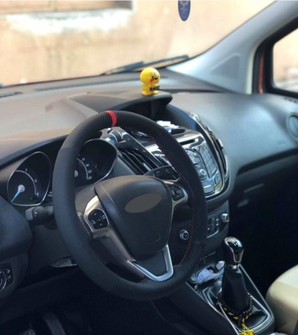 Ford Focus 2 Uyumlu Kırmızı Yüzüklü Nubuk Karbon Dikmeli Direksiyon Kılıfı ürün görseli 1