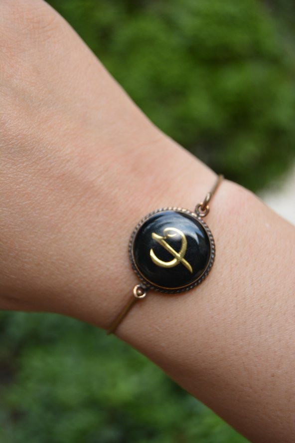 STONEAGE JEWELLERY Elif Figürlü ve Vav Bileklik ürün görseli 1