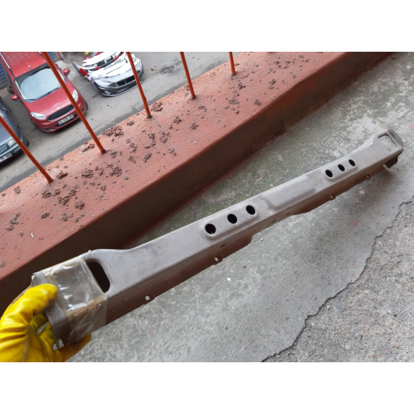HYUNDAI EXCEL ÖN PANEL TRAVERSİ RADYATÖR ALT SACI(1992-1994) NO-64100-24311 ürün görseli 1