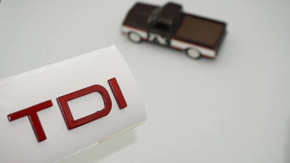 DK Tuning Audi TDi Yeni Nesil Bagaj Kırmızı ABS Yazı Logo Amblem ürün görseli 1